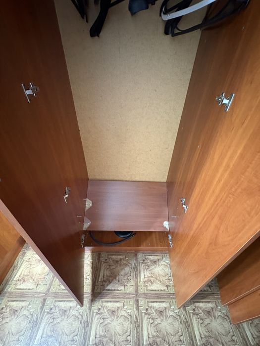 Продам шкаф кровать столы