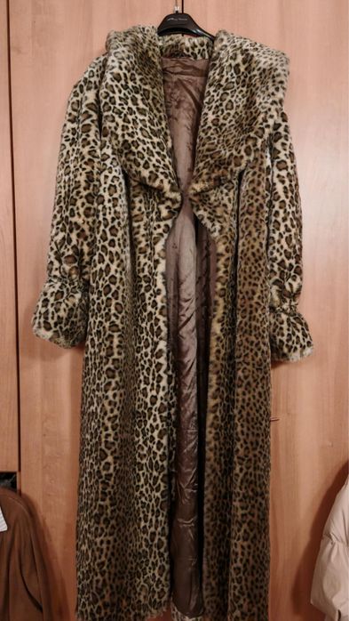 Дълго палто от изкуствена кожа