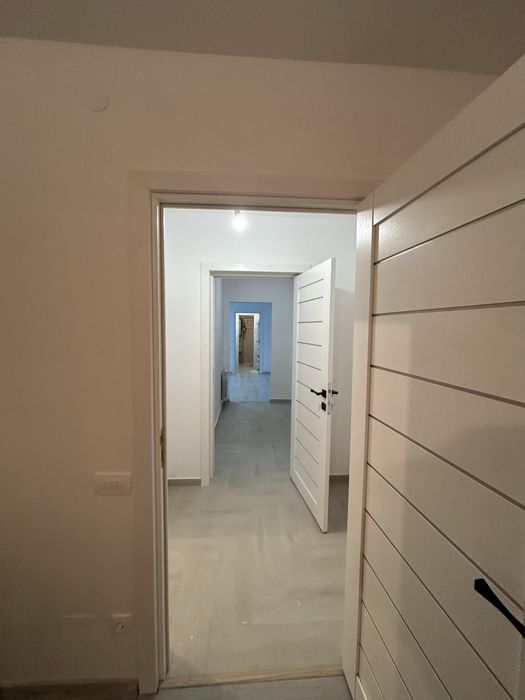 Vand apartament 3 camere