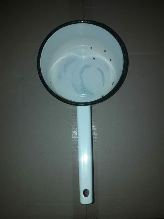 Ковшик эмалированный / диаметр 15 см - высота 7 см Чистый