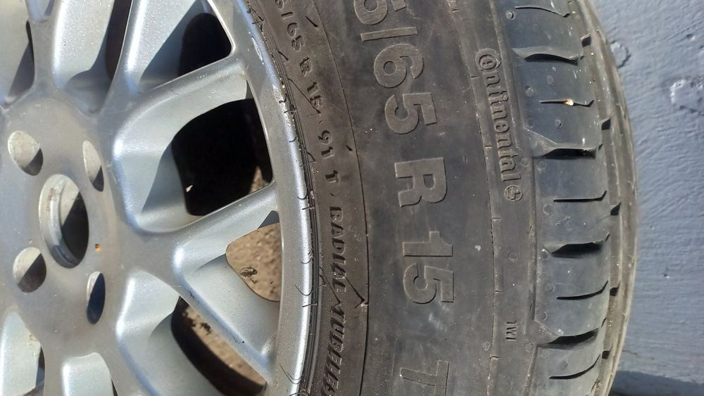 Продавам 8 гуми за Роувър