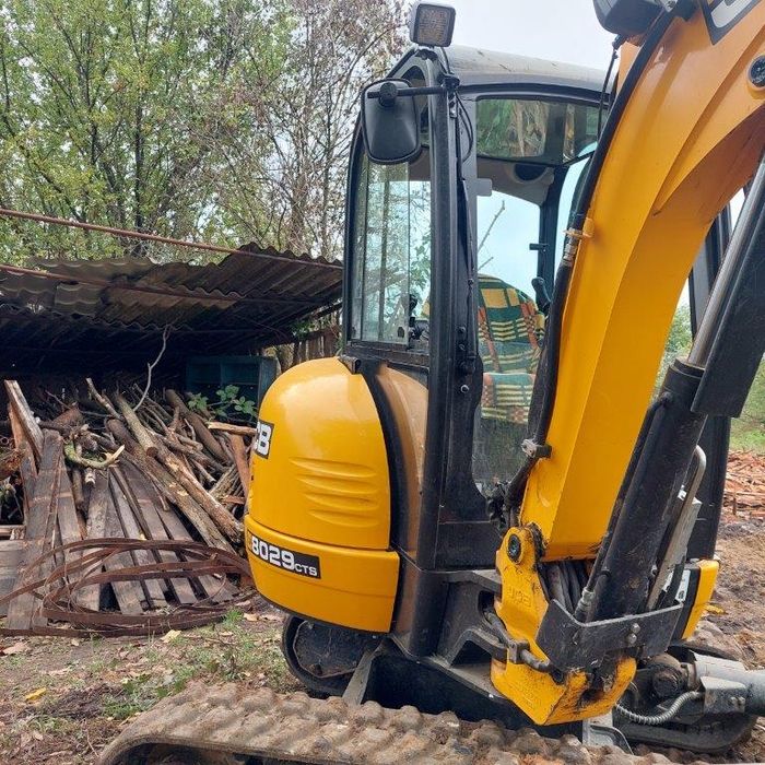 Inchiriez MiniExcavator