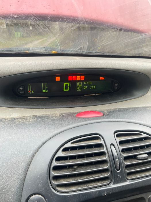 2 броя Xsara Picasso 2.0 hdi 1.6 hdi на части