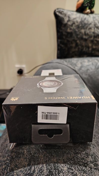 Часовник Huawei Watch 5