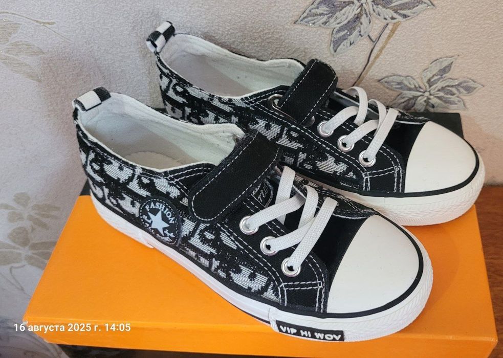 Обувь на девочку 6-7 лет