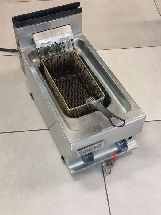 Професионален трифазен фритюрник ZANUSSI – 7-9 литра, неръждаема стома