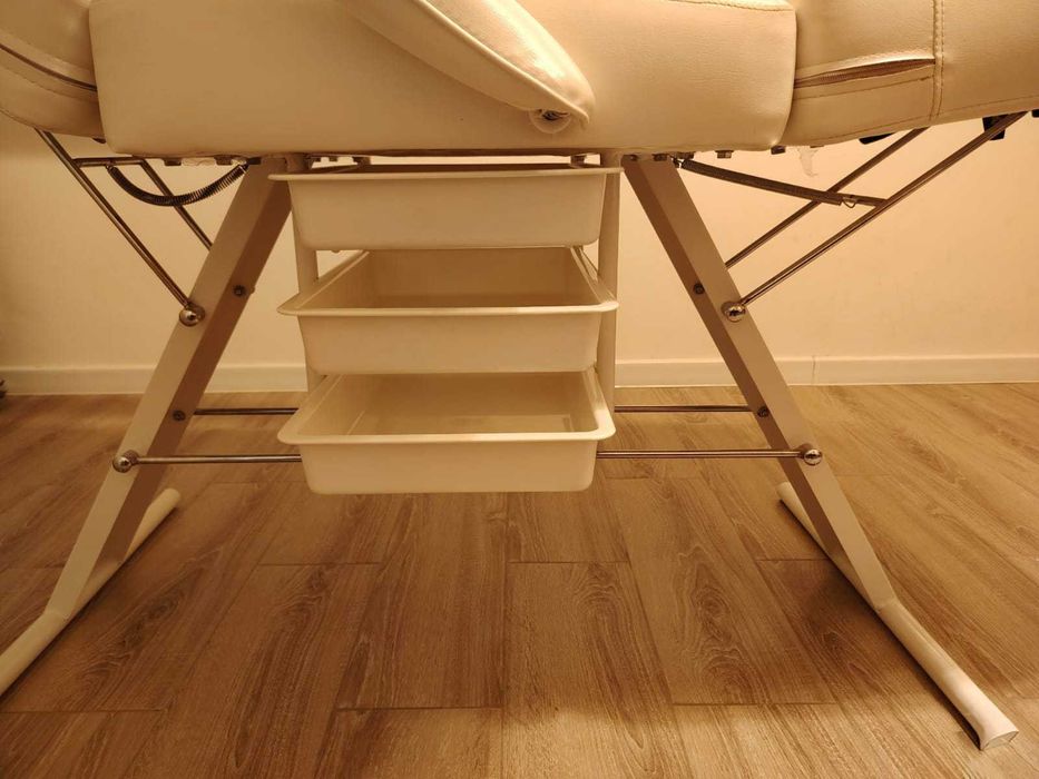 Pat de cosmetică, în stare bună