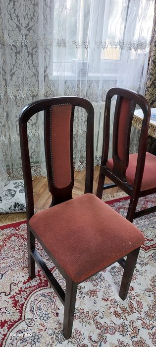 Стол,стулья  жақсы жағдайда КОМПЛЕКТ