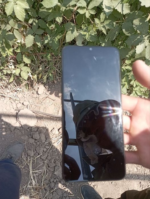 Oppo 57 s bir tutilgan