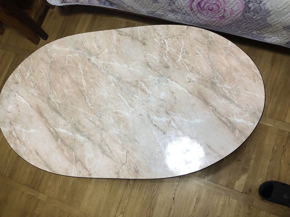 Продается журнальный столик в идеальном состоянии