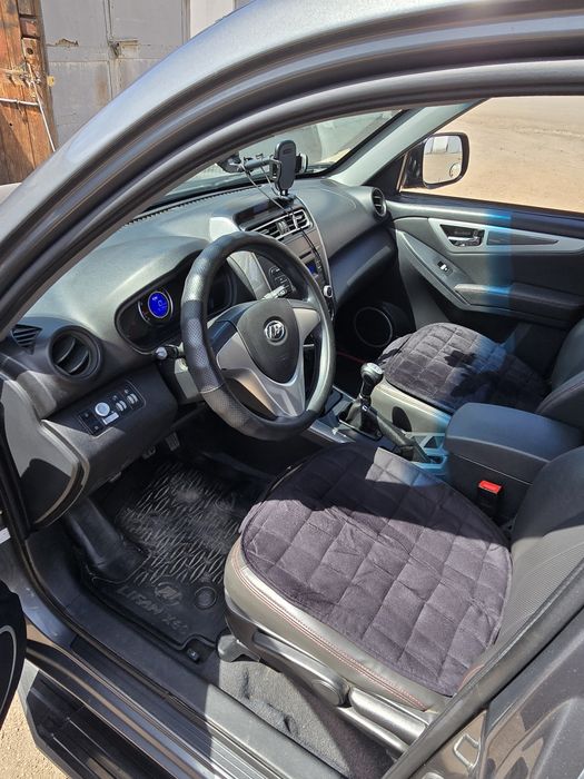 Продам автомашину Lifan x60  2017г.в