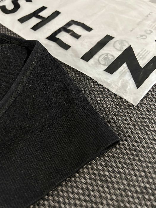 Bustiera/sutien sport/fitness SHEIN Backless, negru, marime S, NOU