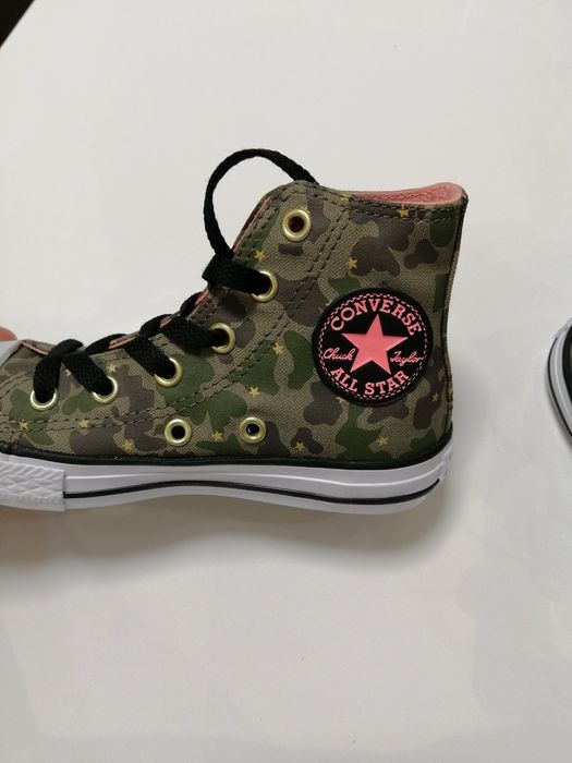 Нови на Converse кецове