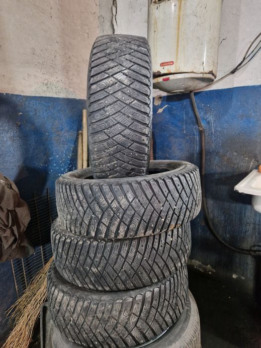 Шины зимние Goodyear ultragrip