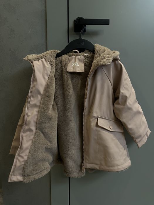 Демисезонная крутка для девочки