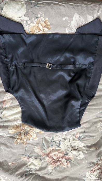 Продам костюм троика