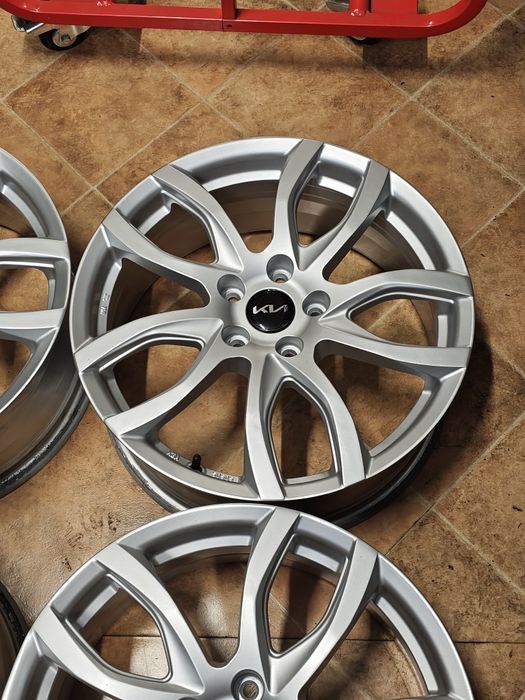18"ки джанти  5x114.3/67.1 оригинални от Kia