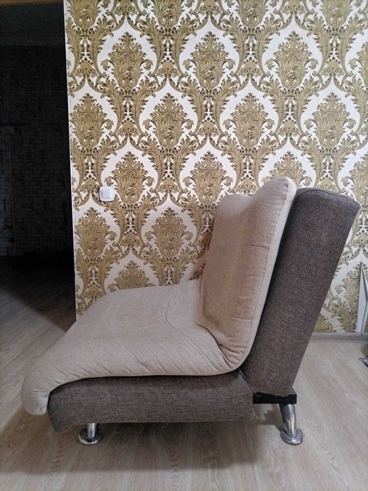 Продажа двух кресел