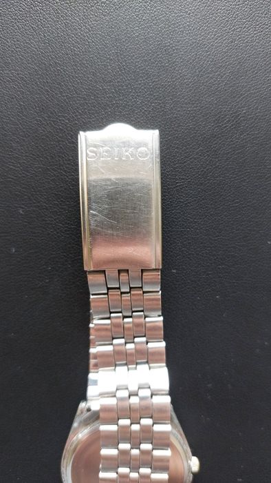 Часовник Q&Q Quartz