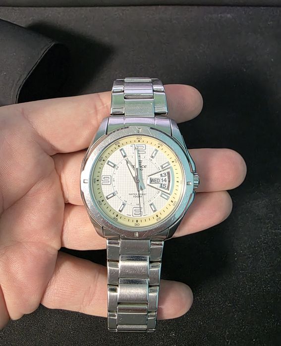 часовник  Casio EF-129D