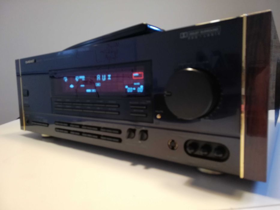 Amplificator QUADRAL model LOGIC FIVE cu telecomanda - Impecabil/Korea