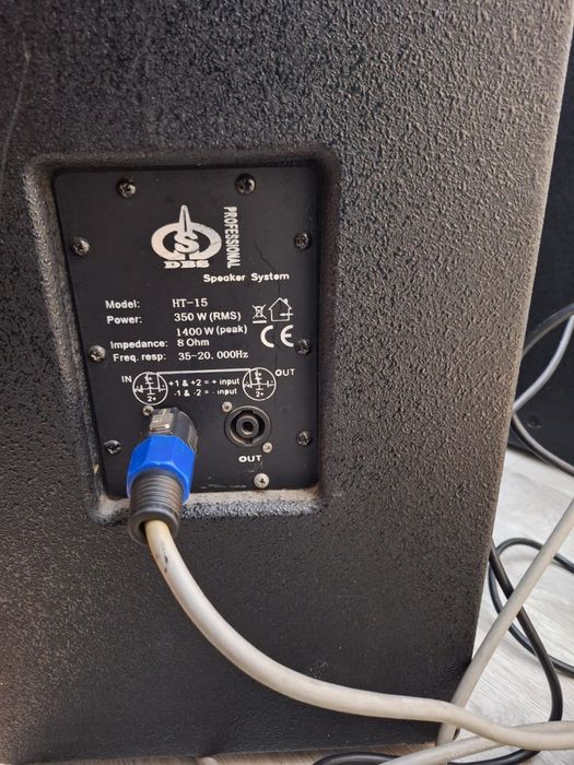 Vând boxe cu statie