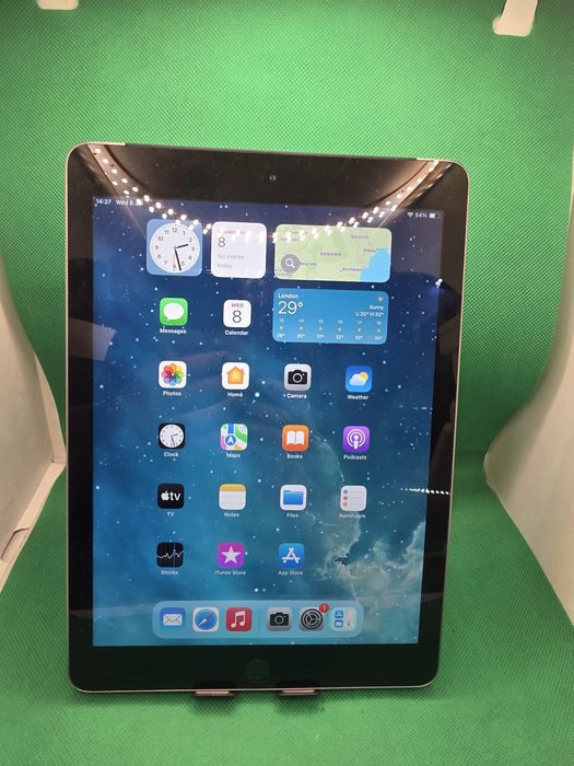 Ipad 6th 128GB Cellular•Amanet Lazar Crangasi •44440