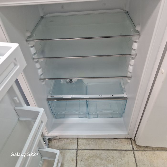 Хладилник за вграждане 87см. LIEBHERR