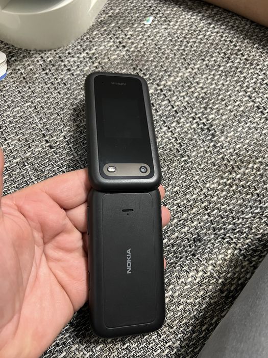 Nokia 2660 Flip – Ca nou – Cu încărcător