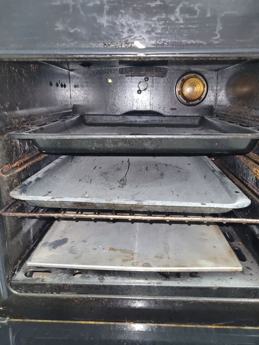 Продам газовую плиту