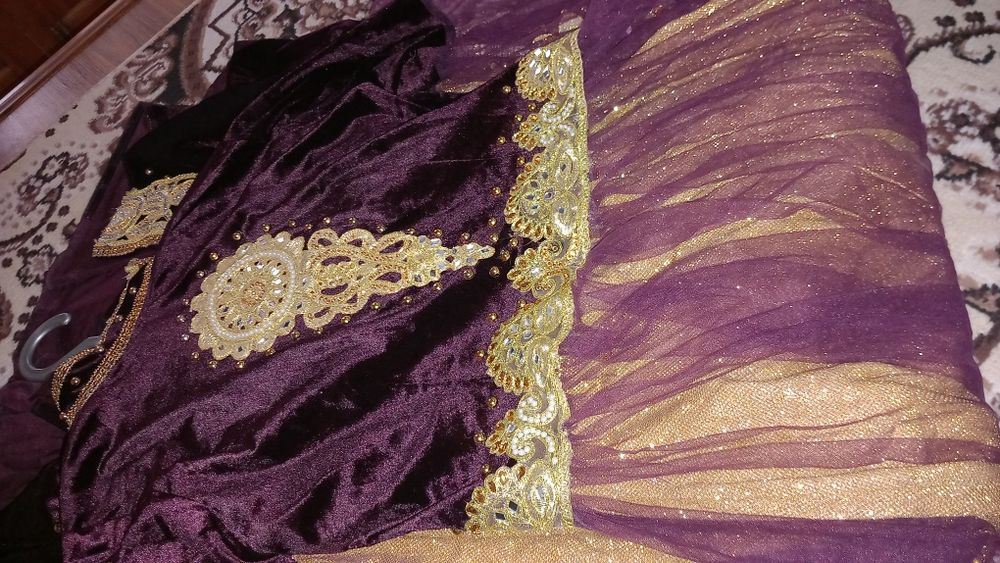 Milliy kiyim sotiladi