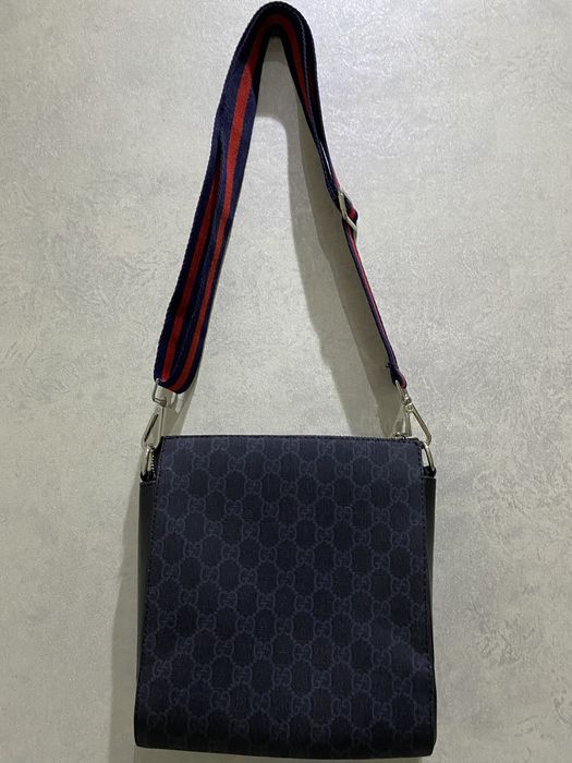 Барсетки gucci и emporio armani