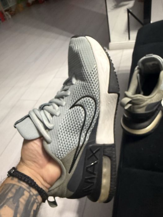 Nike AIR MAX 42,5
