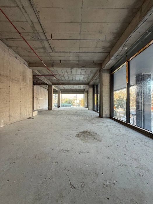 Бабура ТЦ “Piramit Mall” Коммерческое помещение, 562,4м2. Первая линия