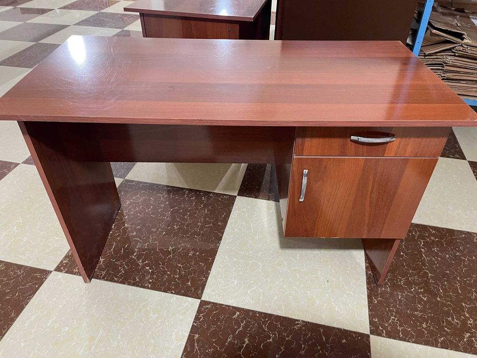 Продаются столы офисные