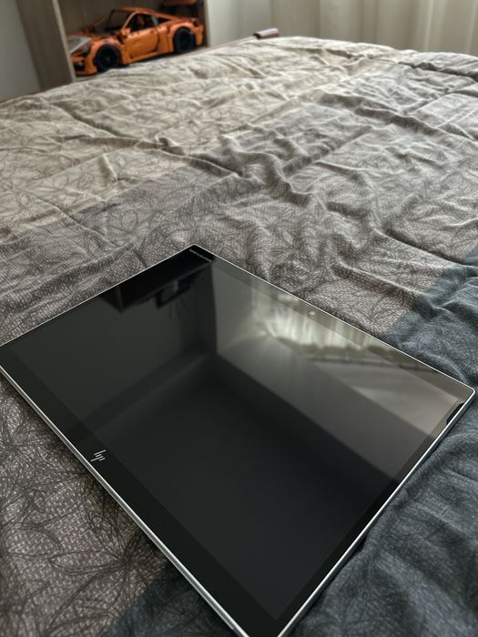 Tableta/Laptop HP Elite x2 G8 16gb ram 240 ssd Bang Olufsen