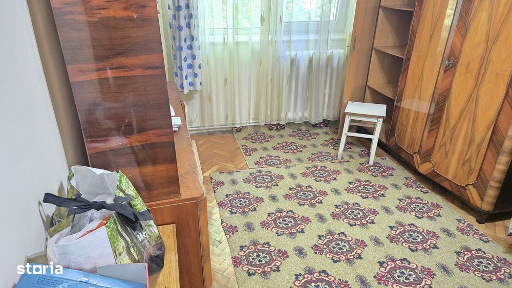 Vand apartament cu 3 camere decomandat in Deva, George Enescu etaj 1,