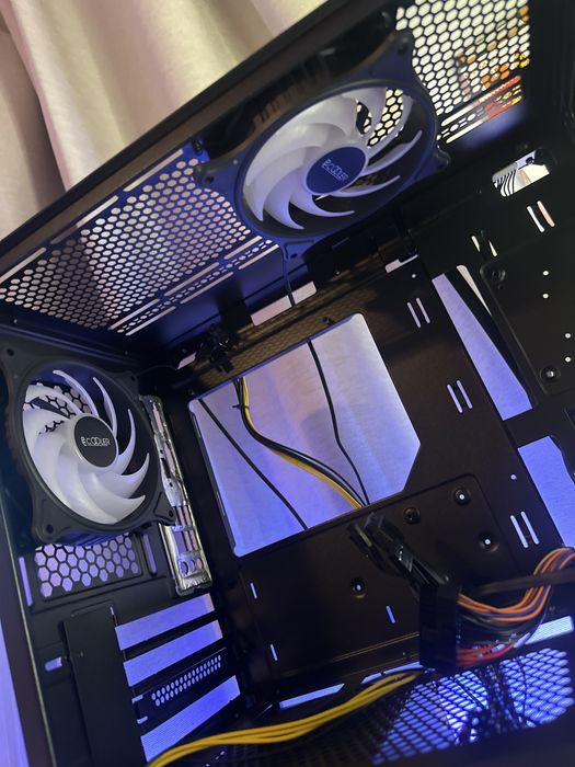 Pc gaming foarte ieftin si foarte bun negociabil