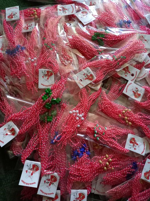 СУПЕР ЦЕНА!Мартенички на снопчета по 10бр опаковани с целофан и картон