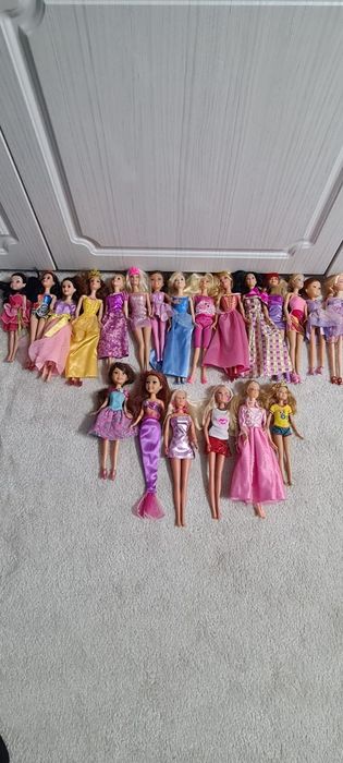 Vând păpuși originale My litle ponny și Barbie