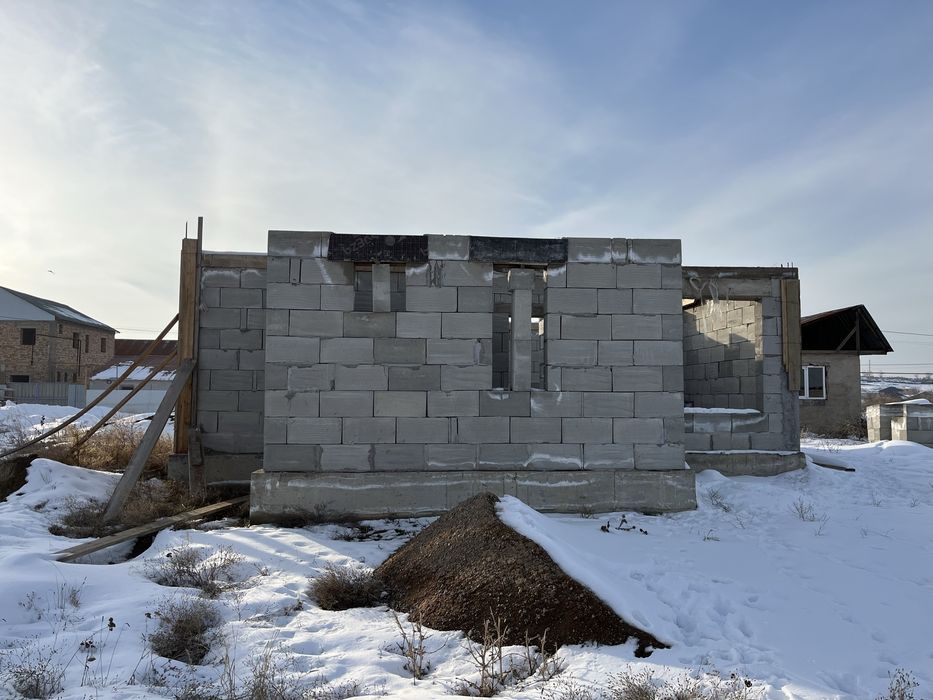 Продам дом недостроенный