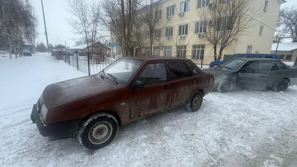 Продам Ваз 2199 , цена 400 000 тг тор у капота