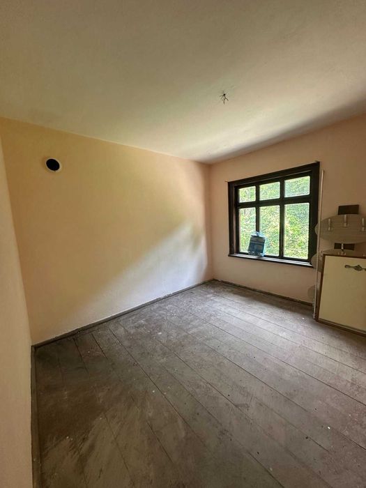 Къща/Вила в кв. Зеленика, с. Бели Осъм, гр. Троян