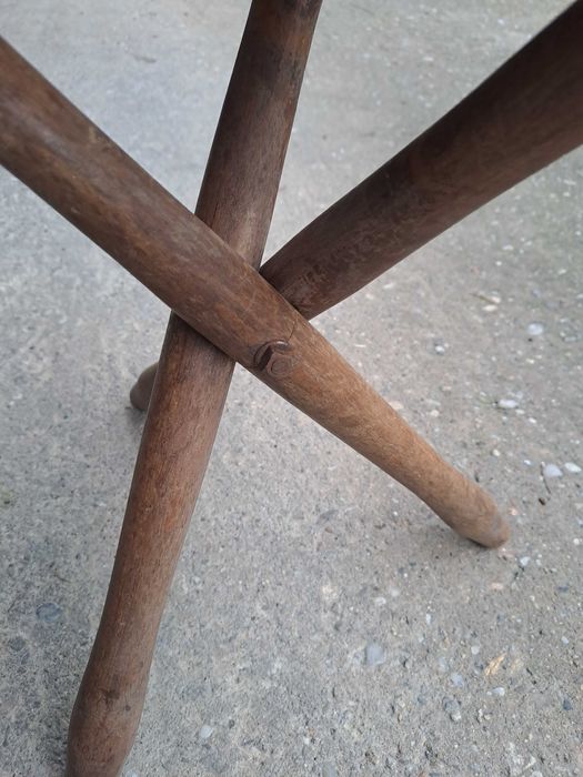 scaun vechi pescar lemn piele