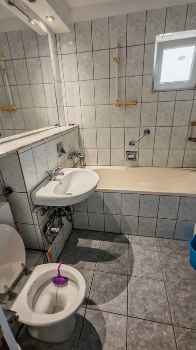 APARTAMENT DE VANZARE CU 3 CAMERE in Sighisoara-Semiutilat si mobilat