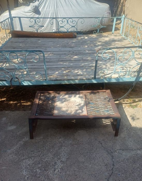 Тапчан железный с досками