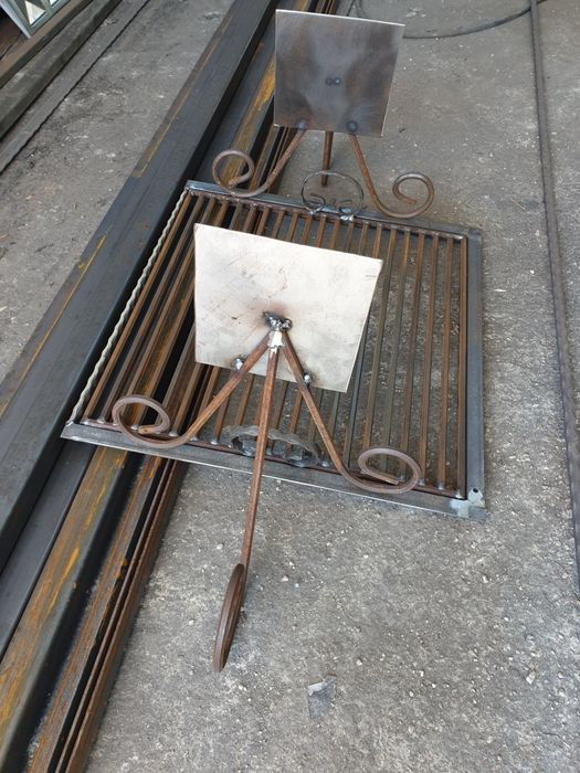 Скари за барбекюта и камини