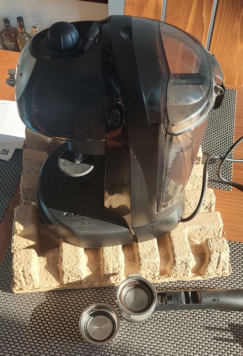 Кафе машина Delonghi EC201CD.B за ремонт или части