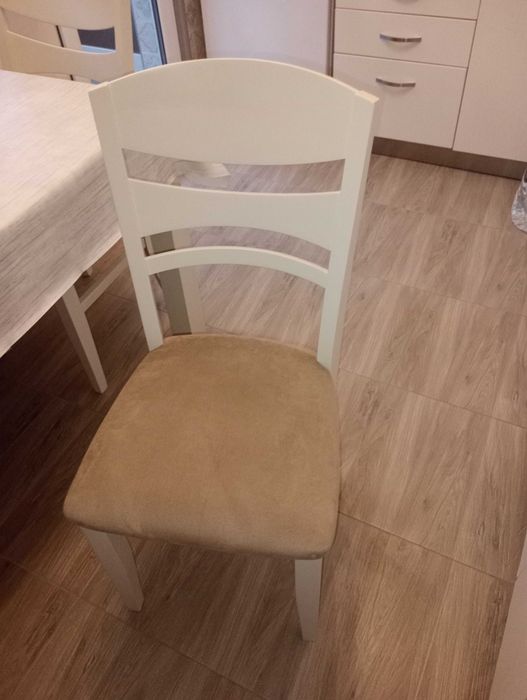 Комплект маса със столове