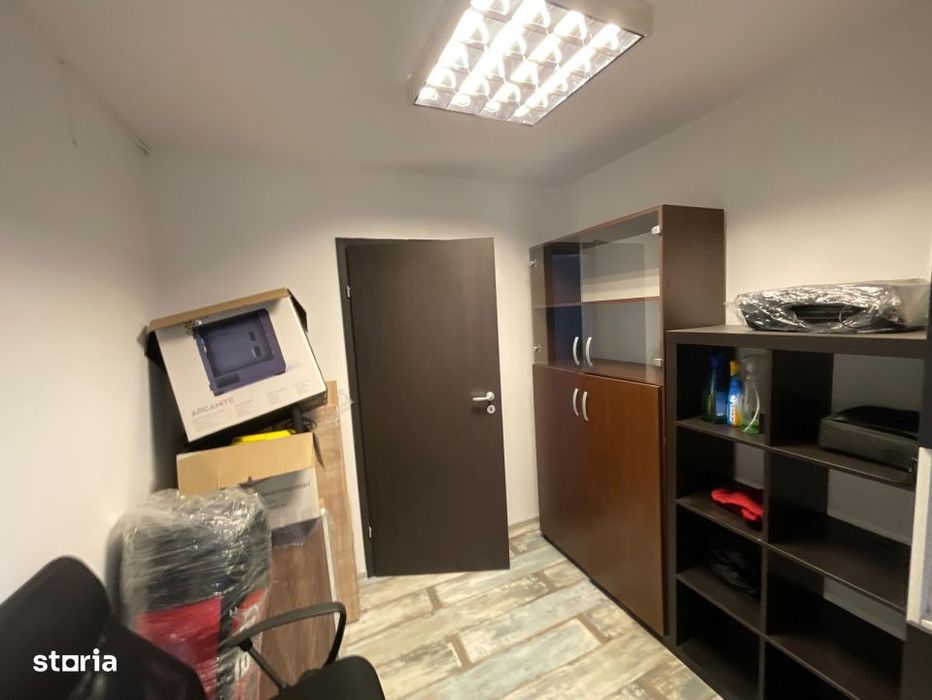 Universitate Batistei - 4 Camere Decomandat 150 mp Bloc 2000 Metrou
